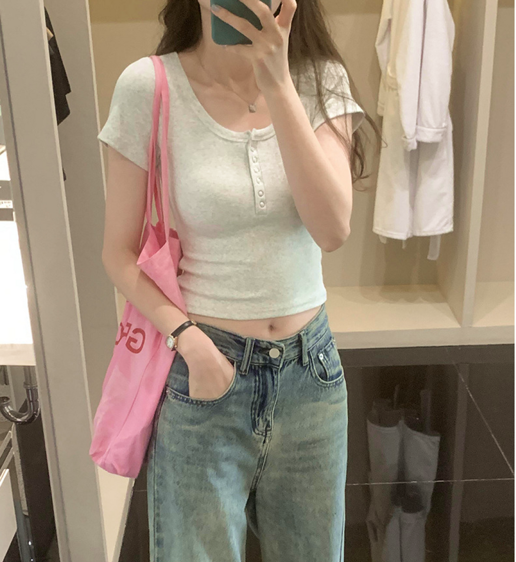Women’s scoop neck ribbed crop top